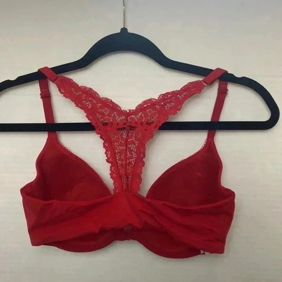 Victoria Secrets BODY BY VICTORIA Lightly-Lined Demi Bra - Picture 2 of 6